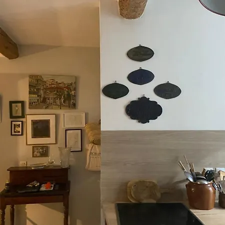 La Petite Maison De Manou Проживание в семье Caunes-Minervois