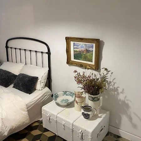 Проживание в семье La Petite Maison De Manou